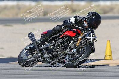 media/Oct-13-2025-Moto Forza (Mon) [[a66d839500]]/3-B Group/Session 3 (Turn 16)/